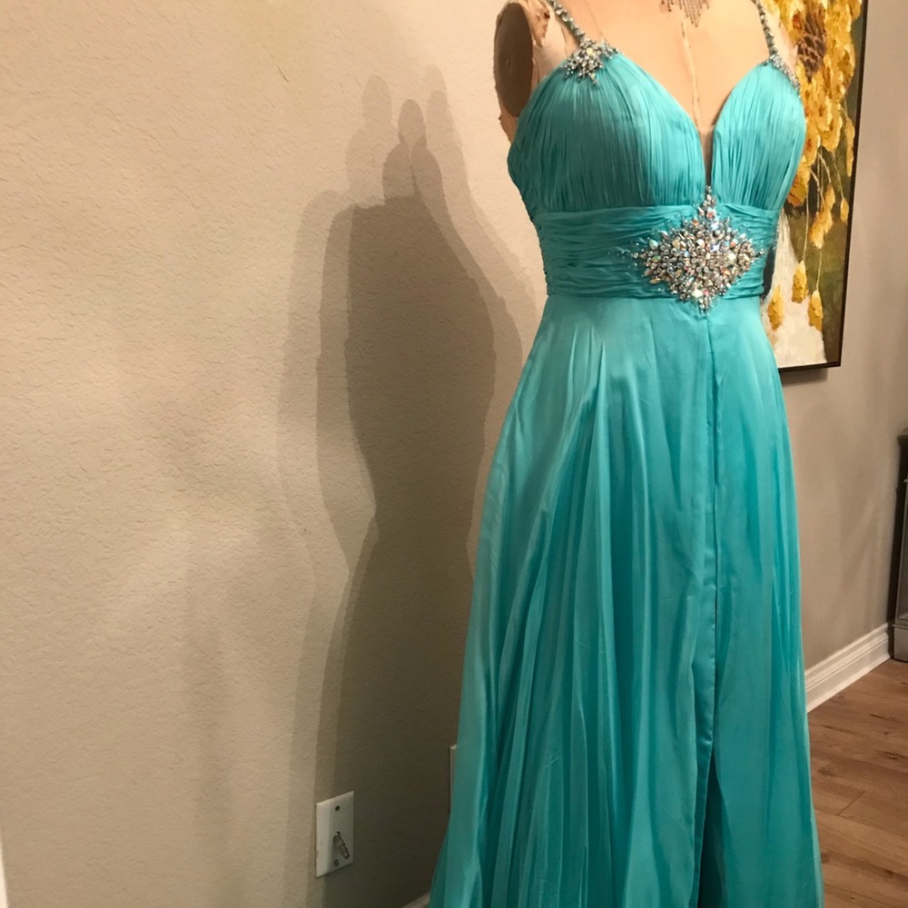 Dress - Picture 4 of 4